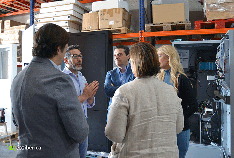 Visita-del-alcalde-de-Córdoba-y-otros-representantes-municipales-a-las-instalaciones-de-EOS-Ibérica-en-el-año-2023